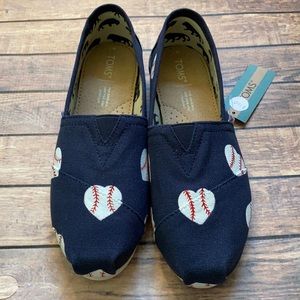 Hand painted women’s size 7 toms